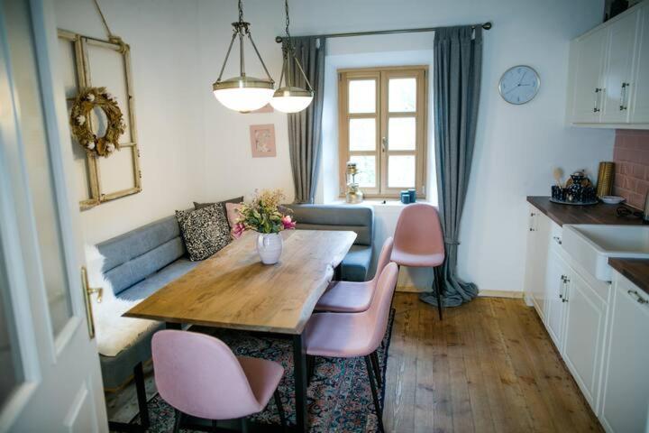 Apartment Aussee- Beletage Salzherrenhof- Kueche, Wlan, Netflix 巴特奥塞 外观 照片