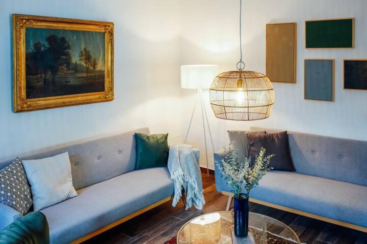 Apartment Aussee- Beletage Salzherrenhof- Kueche, Wlan, Netflix 巴特奥塞 外观 照片