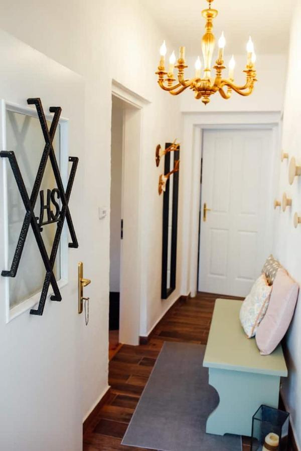 Apartment Aussee- Beletage Salzherrenhof- Kueche, Wlan, Netflix 巴特奥塞 外观 照片